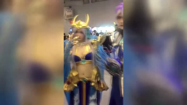 这是我见过扮王者荣耀最像的一批了 倒数第二个英雄是谁免费观看