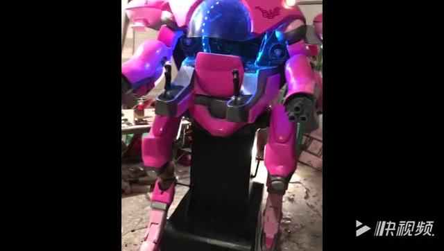 这个老外花了8个月时间，把女儿打造成真人版D.va！太酷炫了免费观看