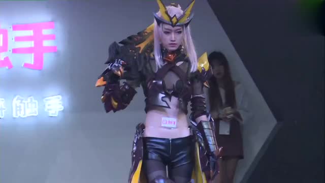 cosplay：王昭君化身天气预报员，庄周的鲲最近吃的有点胖免费观看