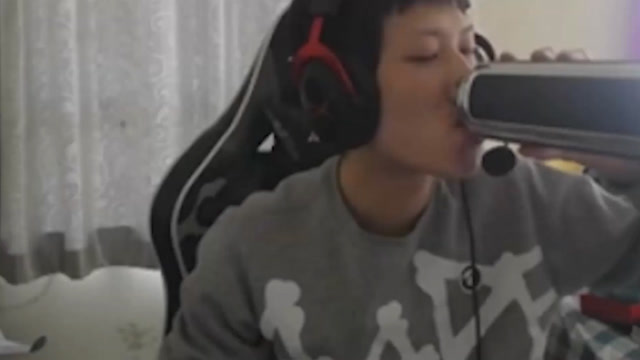 绝地求生：苦命YJJ落地被追杀，拿枪反杀击遭爆头。免费观看