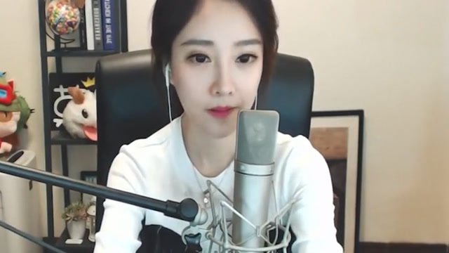 冯提莫说大话了？称高中有十几个人追她！免费观看