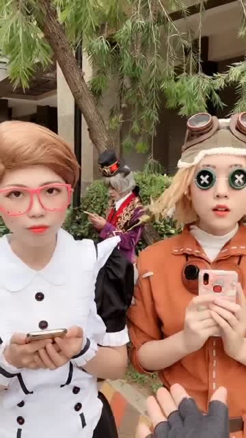 Cosplay：第五人格看手套，你们认出是谁找我要微信吗？免费观看