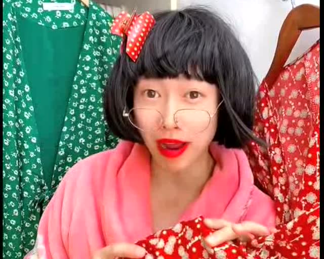 周小闹:十年前,地下商场一大早老板娘卖错价格