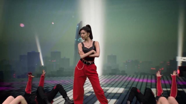 CF120周年火线盛典，宋妍霏激情热舞燃爆全场！免费观看