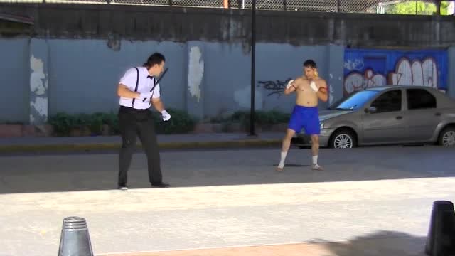 真人版街霸3代：让哥看了30秒前戏居然没有下文了？免费观看