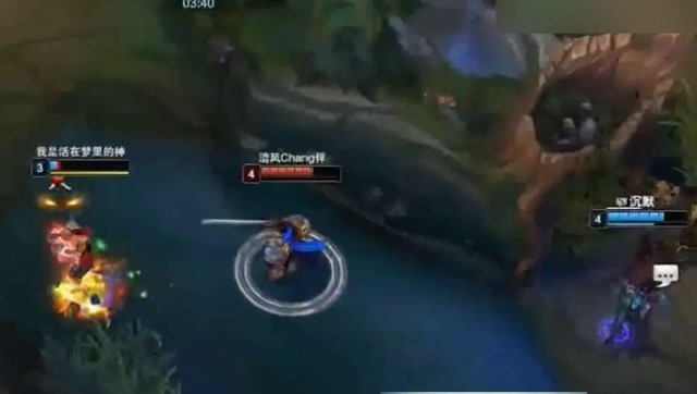 英雄联盟搞笑时刻，盲僧本来可以跑，结果薇恩把盖伦推到了盲僧身边免费观看