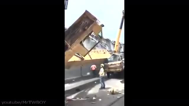 罕見場面！各種吊車安裝事故大集錦 (155播放)