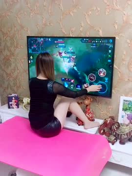 美女教你，原来王者荣耀还能这样玩免费观看