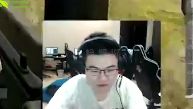 绝地求生：韦神和4AM集体开车，没想到摩托车开到天上去了！免费观看