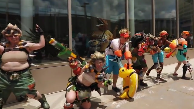 来自世界各地的守望先锋COS们：每个人都非常用心，动作很还原！免费观看