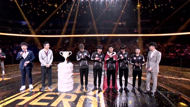 Hero久竞五人展示总冠军戒指免费观看