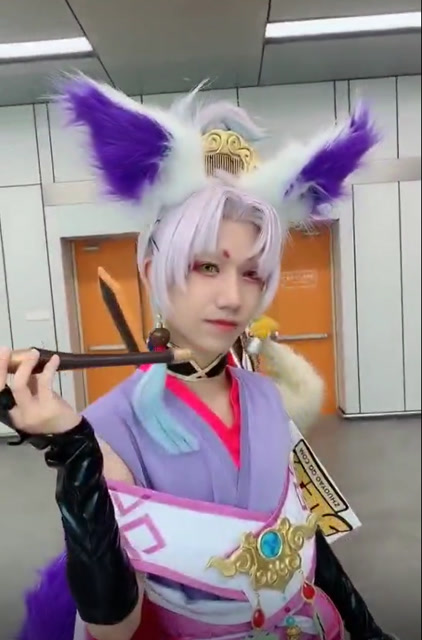 萤火虫漫展大触神还原青丘六子免费观看