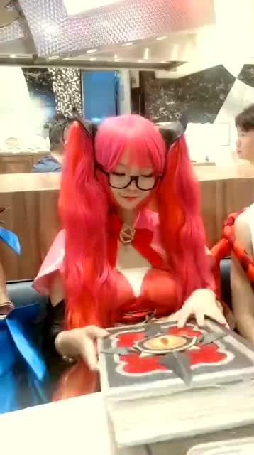 王者荣耀：Cosplay咱们队经济太差了免费观看