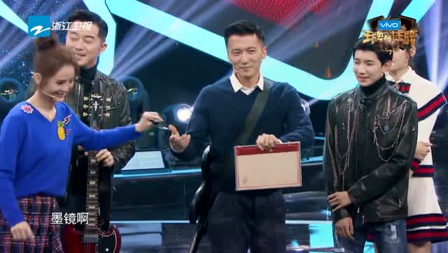 twins与王源模仿谢霆锋,厉害了辣眼睛