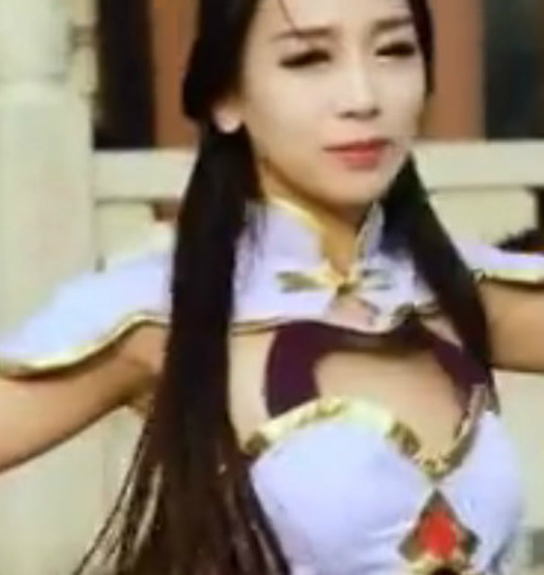 王者荣耀：最美露娜真人版，这个表演你给几分免费观看