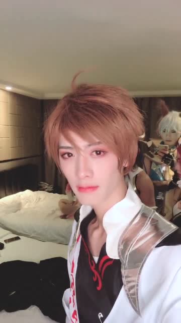 美女与帅哥对口型、你们这穿着是认真的吗免费观看