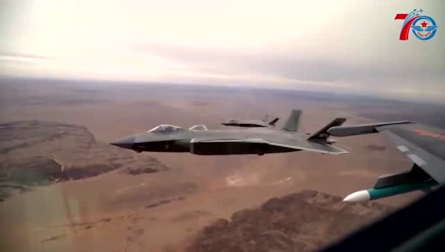 空軍發佈致敬短片:最強飛機集體亮相