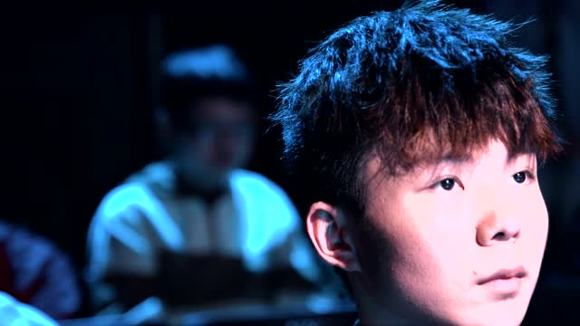 [车神之路]RSG.小钰：成长之路免费观看