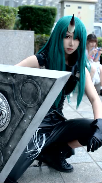 明日方舟cos星熊 场照，不抱希望日常限流。免费观看