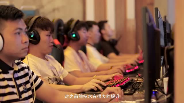 百城十年：云南红河无山海 网吧老板仍有梦免费观看