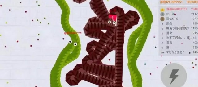 贪吃蛇：看小蛇如何成功双杀蛇王？接下来这操作秀的不行免费观看