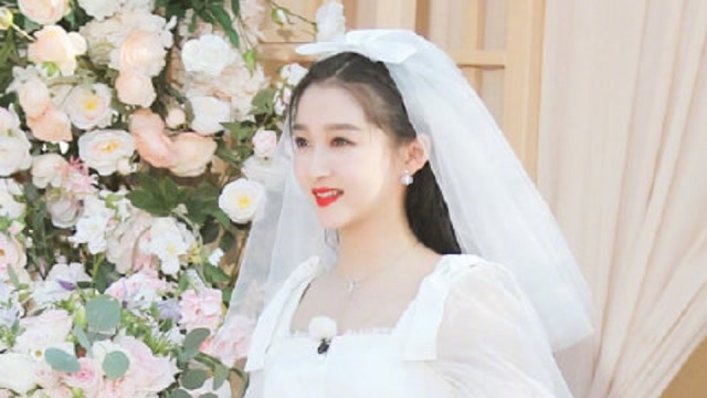 关晓彤婚纱照图片_关晓彤的老公婚纱照