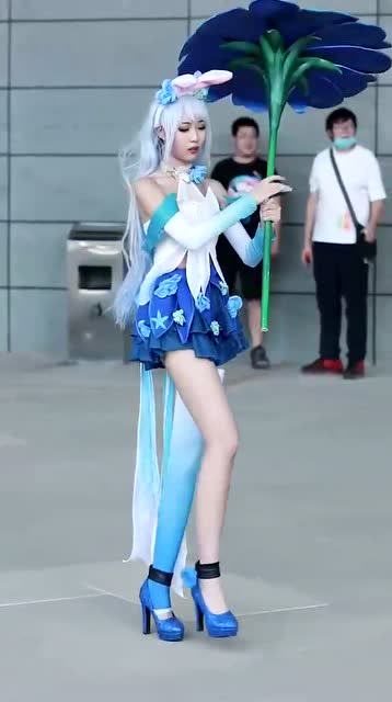 小姐姐的伞很好看不知道哪里有卖漫展免费观看