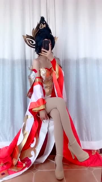 武则天cos，小姐姐穿的这个鞋子ok吗？免费观看