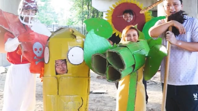 植物大战僵尸：三重豌豆打败僵尸免费观看