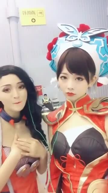 喜欢cosplay的小姐姐，阿轲这是被虞姬收了吗？这么听话！免费观看