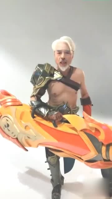 你们天天喊黄忠像这他，人家真的cosplay了一下 有认识老爷子的吗免费观看