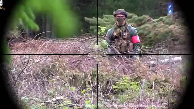 老外玩真人CS对战，这感觉就跟真的战场一样免费观看