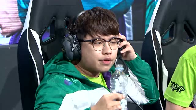 KCC王者荣耀世界冠军杯小组赛EMC vs QGhappy3免费观看