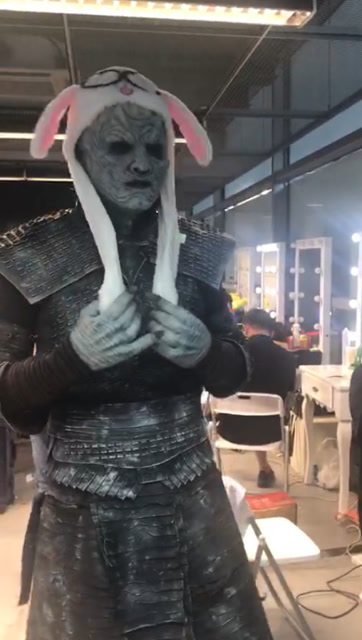 玩网红帽子的夜王免费观看