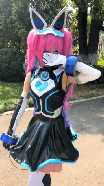 小姐姐好可爱啊，能不能停下来加个QQ免费观看