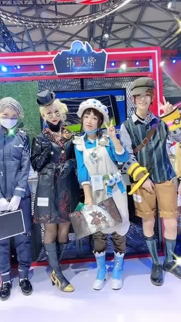 今天在网易展台皮了一天免费观看