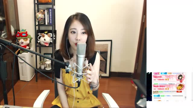 冯提莫直播唱歌：一个像夏天一个像秋天、东京不太热免费观看