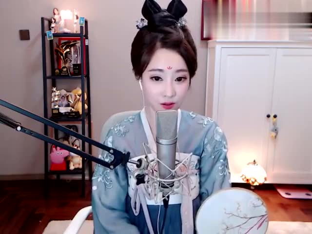 冯提莫古装cos翻唱《女儿情》真好听，悄悄问圣僧，提莫美不美？免费观看