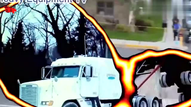 重機交通事故，來幫忙的吊車都翻了 (218播放)