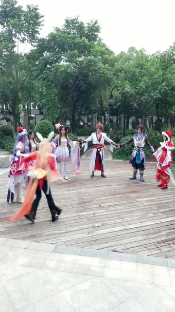 cosplay，王者荣耀，多人一起挑战这个默契转圈圈免费观看