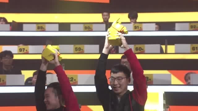 《堡垒之夜》世界杯国服双排总决赛：KBB双人一分领先拿下冠军免费观看