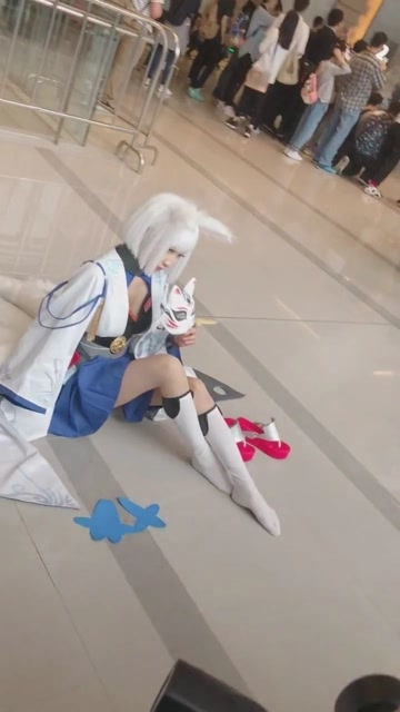 这么好看的姑娘不去种地可惜了！免费观看