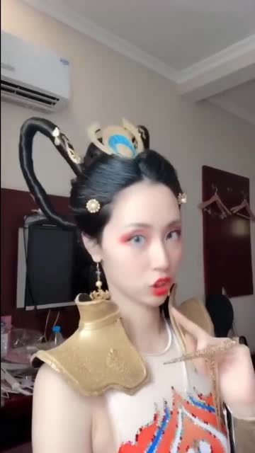 玉环竟与甄姬撞男友，这是什么样的渣男啊，默默心疼你们一分钟免费观看