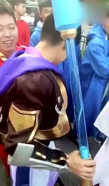 看到最后那几个COS小兵的 我实在忍不住笑了免费观看