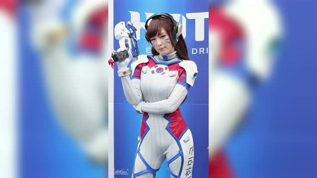 小姐姐COSPLAY守望先锋：DVA免费观看