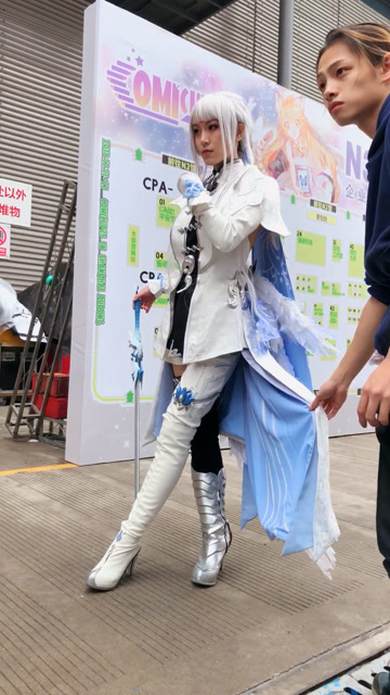 哥们手往哪抓呢？这是我未来的老婆！免费观看