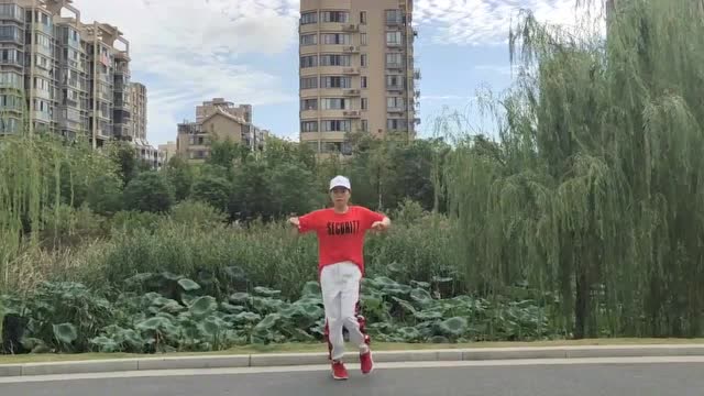 新手跳鬼步为什么弹不起来-鬼步舞教学基础舞步