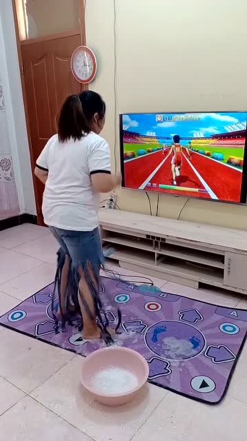 媳妇为了减肥，为什么要把裤子剪成这样？免费观看