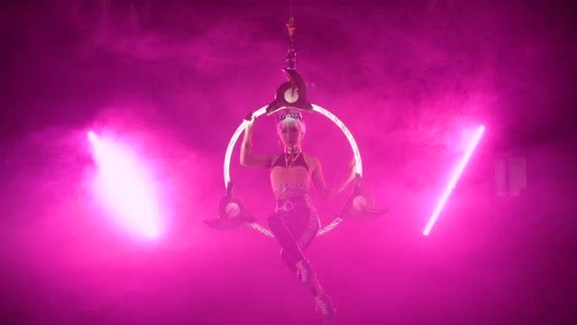 《真实伤害》真人翻跳B站在下淘洗子免费观看