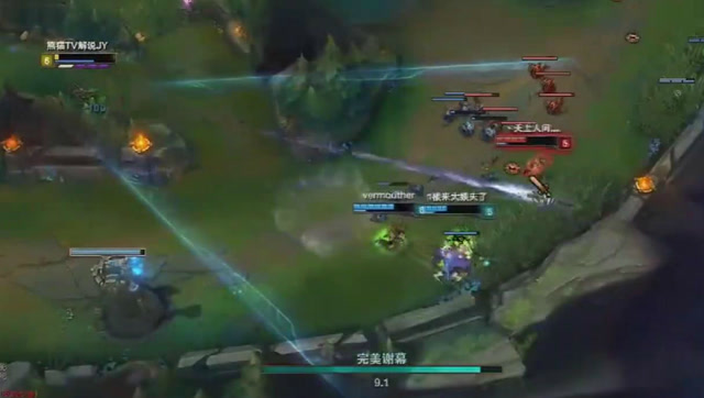 烬大招只中了一次，而且烬没秒人，最后皮城女警一个大招就把烬秒了免费观看